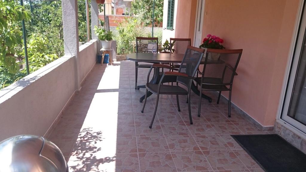 Holiday Home Dutch Шибеник Екстер'єр фото