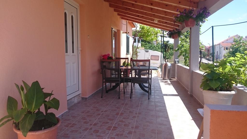 Holiday Home Dutch Шибеник Екстер'єр фото